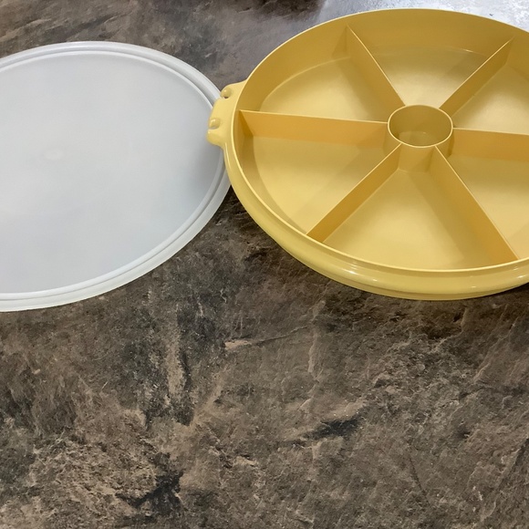 Vintage Tupperware Snack Server with Lid - Picture 8 of 9